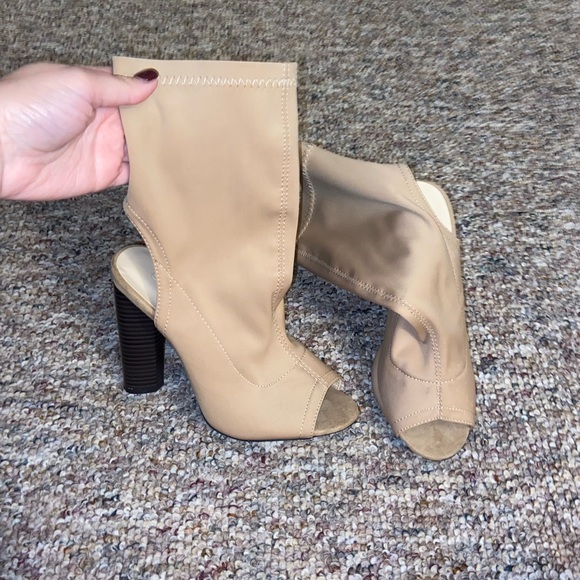 Heels - Picture 8 of 12